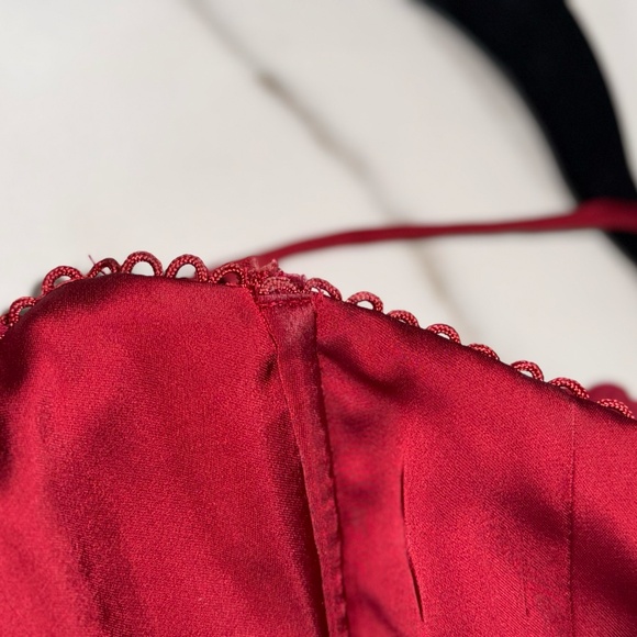 HOUSE OF CB Stefania Underwire Corset Bodice Satin Gown - Picture 5 of 8